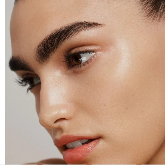 New $65 Surratt SURREAL SKIN™ FOUNDATION WAND REFILL - Picture 3 of 6